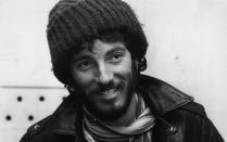 <p>Er galt zu Beginn seiner Karriere als "der neue Bob Dylan" und wurde als "Zukunft des Rock'n'Roll" gefeiert: Bruce Springsteen 1975. (Bild: Monty Fresco/Evening Standard/Getty Images)</p> 