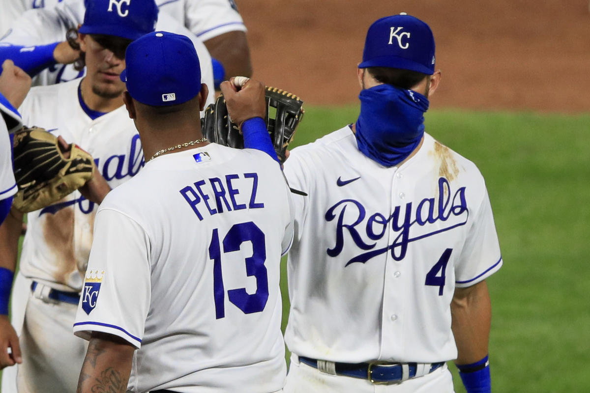 Royals catcher Salvador Perez out of Friday's lineup; Meibrys Viloria  headed to KC