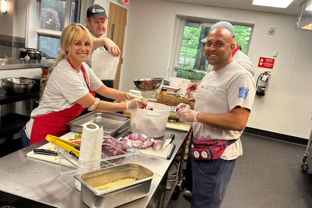 <p>Nations Lending</p> Nations Lending employees volunteer their time at Ronald McDonald House in Cleveland, making dinners for families in need.