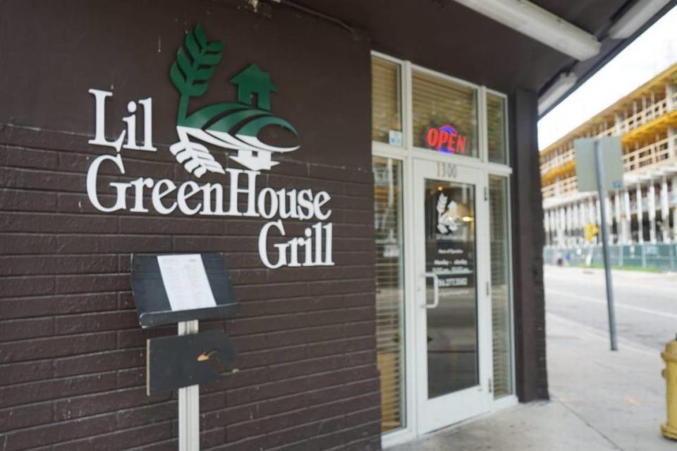 Lil Greenhouse Grill in Overtown