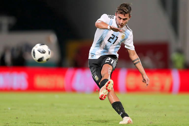 Dybala volvió a ser convocado por Scaloni para el partido contra Italia; el cordobés se juega en este semestre la posibilidad de ir al Mundial 