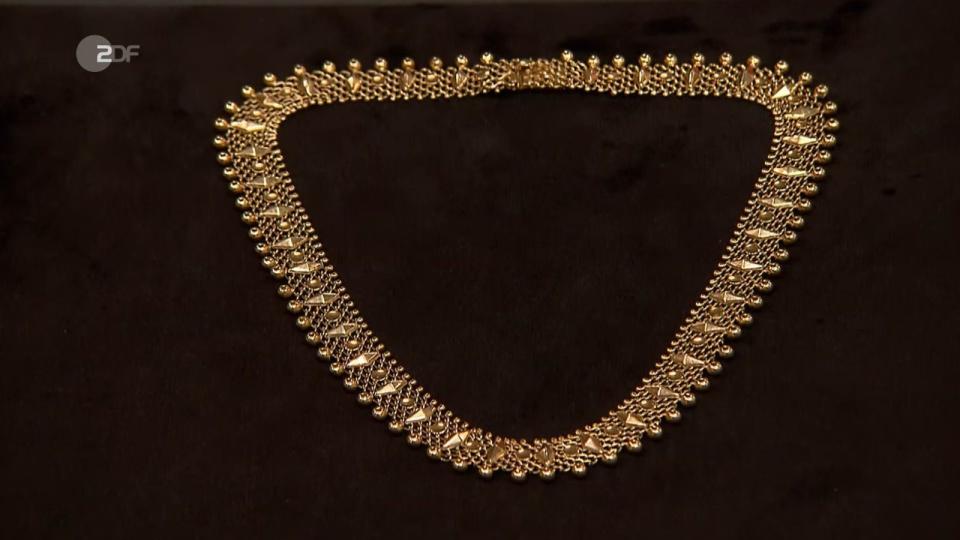 Außerdem im Angebot der Freitagsausgabe von "Bares für Rares": ein italienisches Goldcollier aus den 1950er-Jahren mit einem Wert von 1.400 bis 1.600 Euro. (Bild: ZDF)