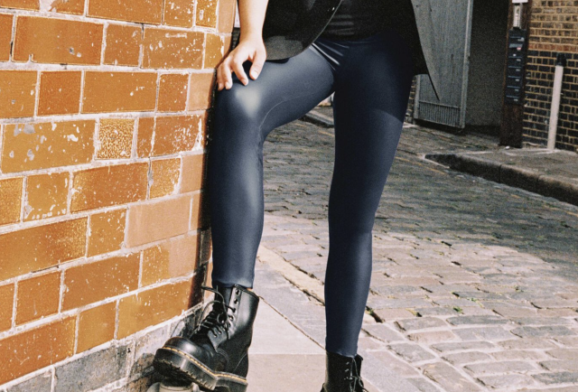 Herbst-Trends: Leggings solltest du nur zu diesen 3 Schuh-Modelle tragen