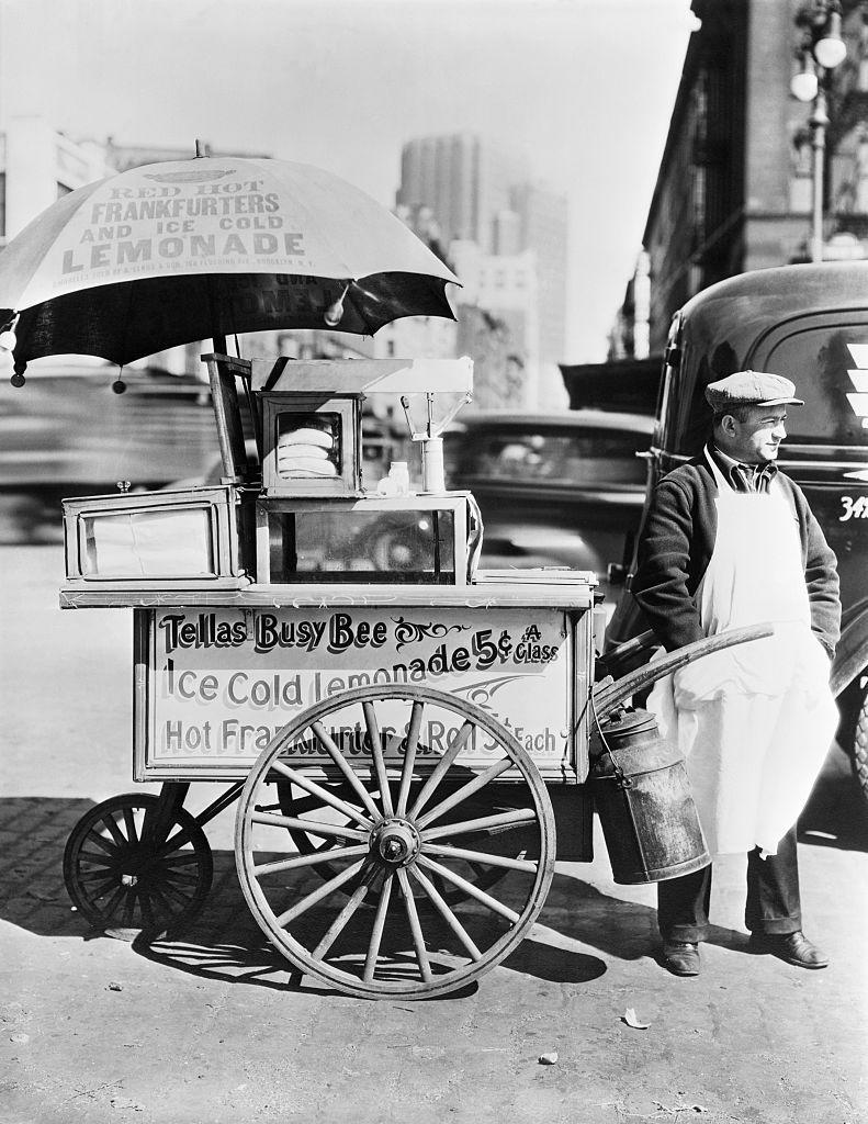 1894: Enter Hot Dog Carts