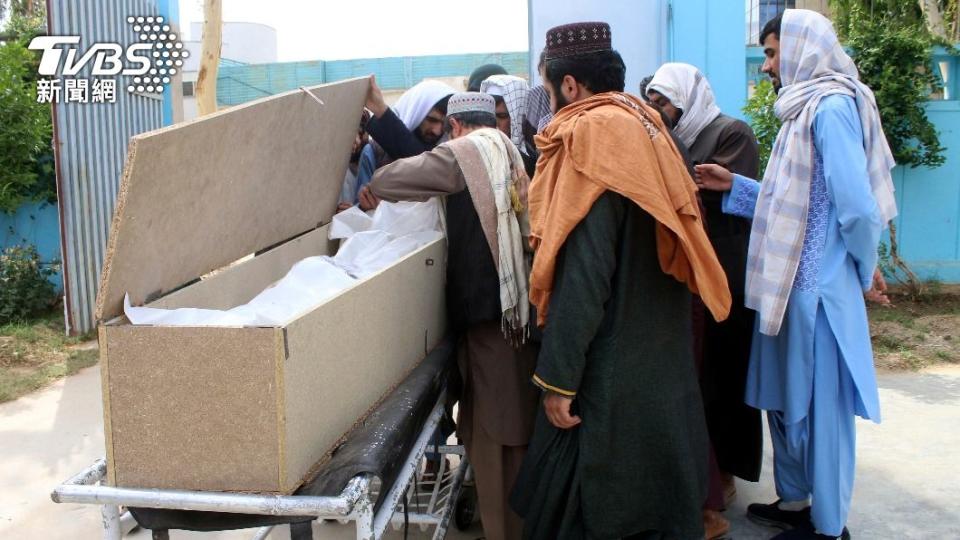 前阿富汗電視節目主持人艾哈邁迪，遭恐怖份子殺害。（圖／達志影像路透社）
