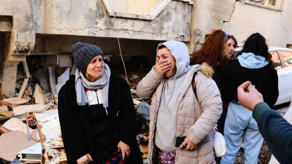 Sobrevivientes en la provincia de Hatay, una de las más afectadas por los terremotos.