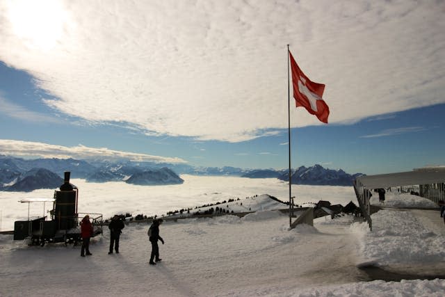 Swiss Banking Giant ZKB Launches Bitcoin and Ethereum Trading