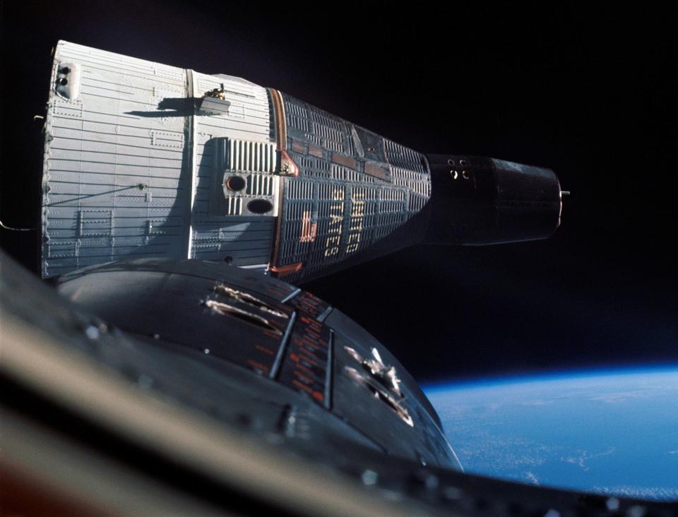 <em>Gemini 7 as seen from Gemini 6 (NASA)</em>