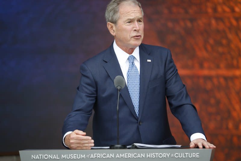 前總統小布希為美國黑人歷史文化博物館開幕致詞。（美聯社）