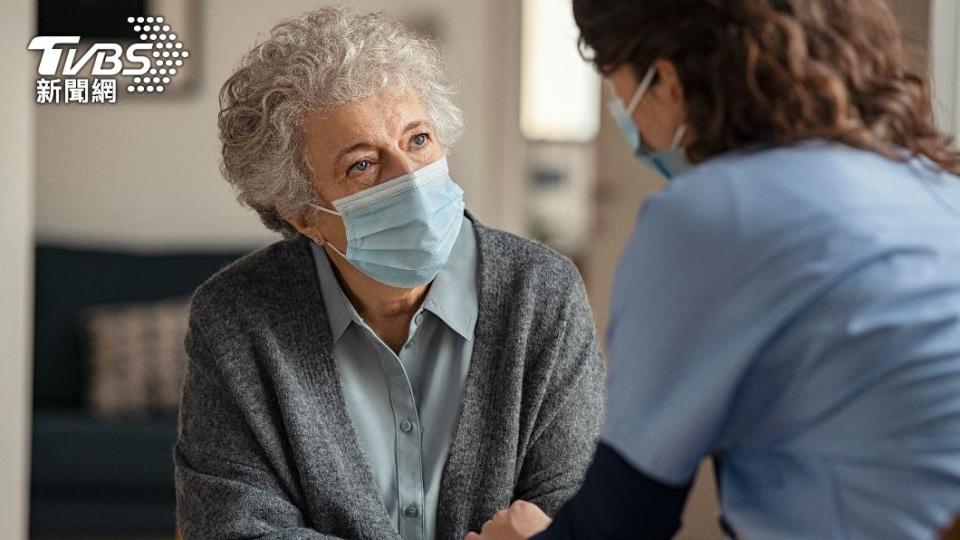 專家指出人類變得長壽，恐讓社會安全網面臨危機。（示意圖／shutterstock 達志影像）