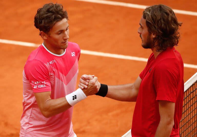 Casper Ruud y Stefanos Tsitsipas son los finalistas del Masters 1000 de Montecarlo, luego de dar dos golpes: el noruego eliminó a Novak Djokovic, y el griego, a Jannik Sinner.