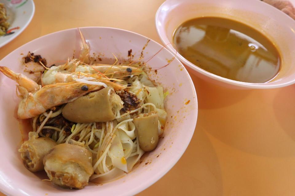 Old Airport Road Food Centre - whitley rd prawn noodle closeup