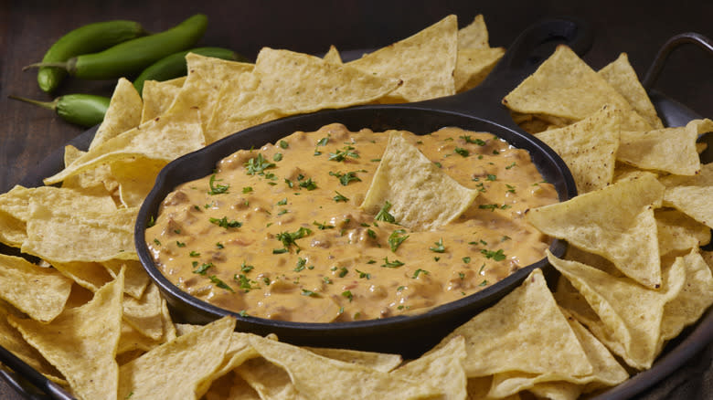 cheese chili dip with tortillas