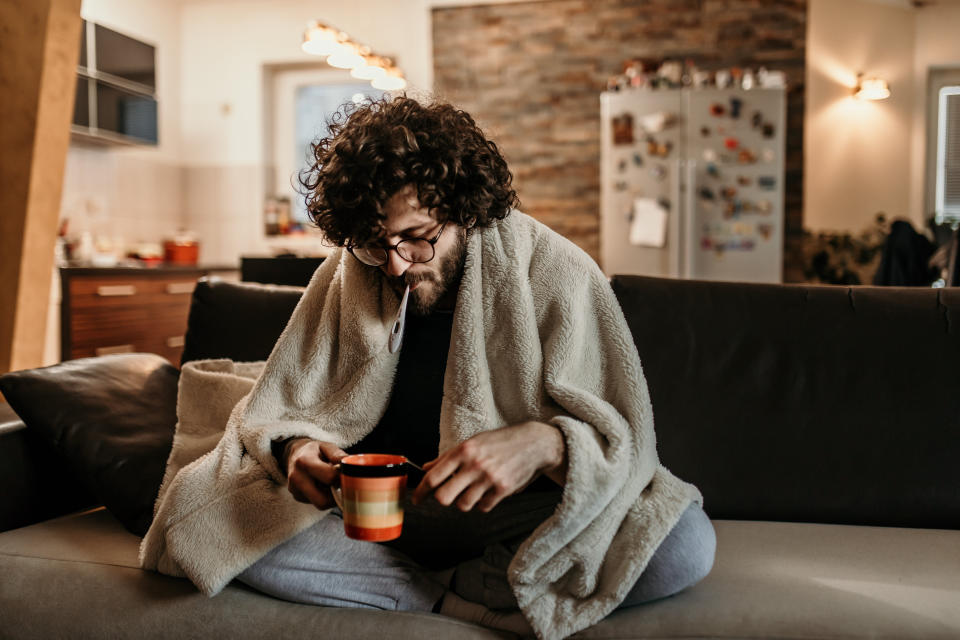 Symptoms like headaches and aches can be a sign of COVID-19. However, those issues don&rsquo;t always mean you have the virus. (Photo: anandaBGD via Getty Images)