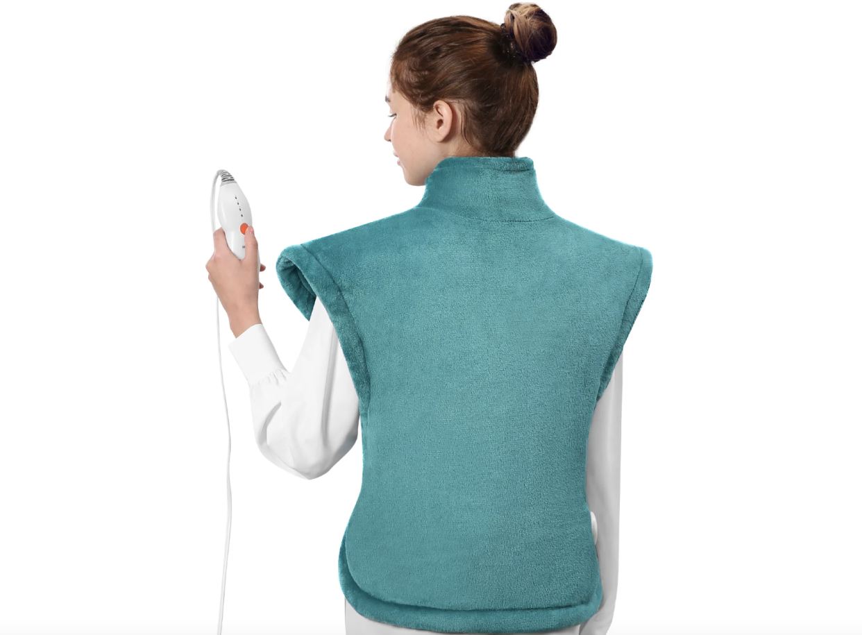 <p><a href="https://go.redirectingat.com?id=74968X1596630&url=https%3A%2F%2Fwww.walmart.com%2Fip%2FMaxkare-Large-Heating-Pad-for-Back-Pain-Relief-4-Heat-Settings-with-Auto-Shut-off-24-x33-Green%2F323735811%3Fathbdg%3DL1800&sref=https%3A%2F%2F" rel="nofollow noopener" target="_blank" data-ylk="slk:Shop Now;elm:context_link;itc:0;sec:content-canvas" class="link rapid-noclick-resp">Shop Now</a></p><p>Extra Large Heating Pad for Back and Shoulders </p><p>$29.99</p><span class="copyright">MaxLarge</span>