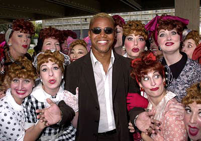 Cuba Gooding Jr. swamped by Lucys at the Century City premiere of Paramount's Rat Race