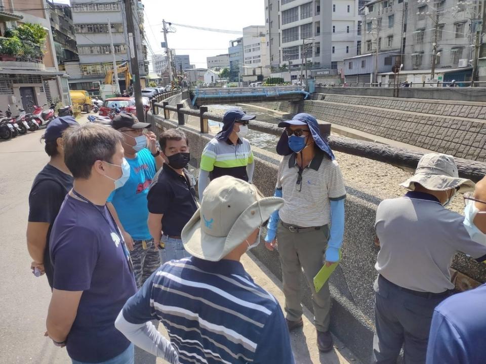 《圖說》水利署第十河川局塔寮坑溪構造物安全複查情形。〈第十河川局提供〉