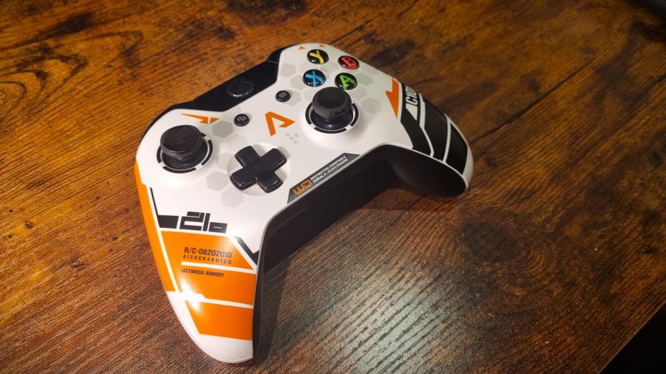 Titanfall Xbox Special Edition Controller