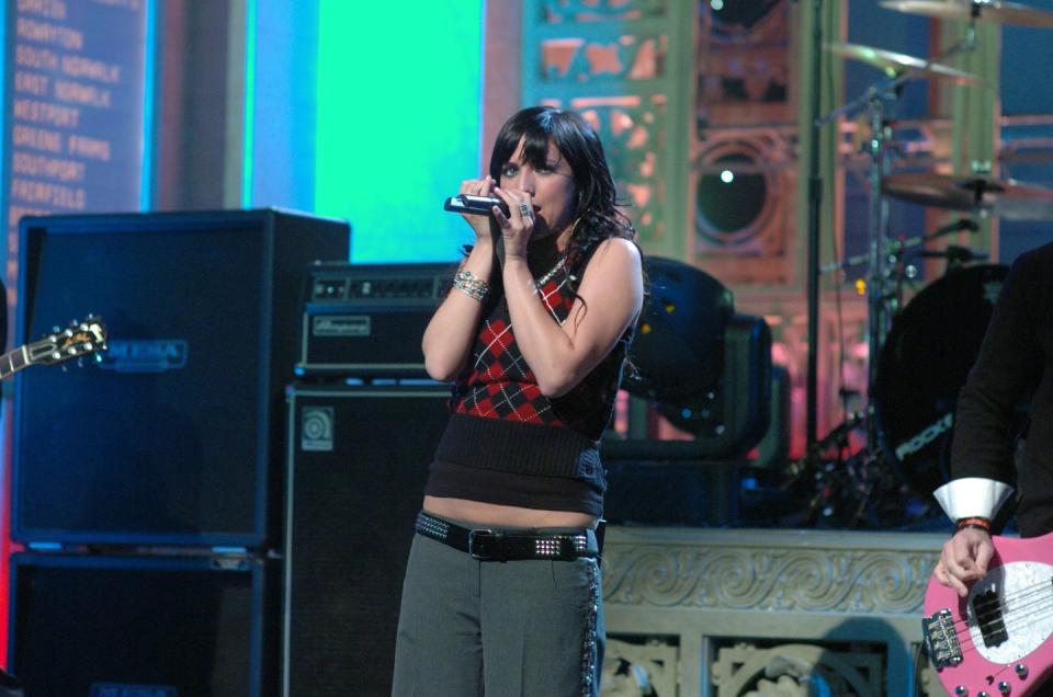 <p>A musical guest on <em>SNL</em> in 2004, Ashlee Simpson performed "Pieces of Me" without issue, but when her band started up her second song of the set, the vocals from "Pieces of Me" began again. Adding insult to injury, Simpson's mic was nowhere near her mouth at the time. </p>