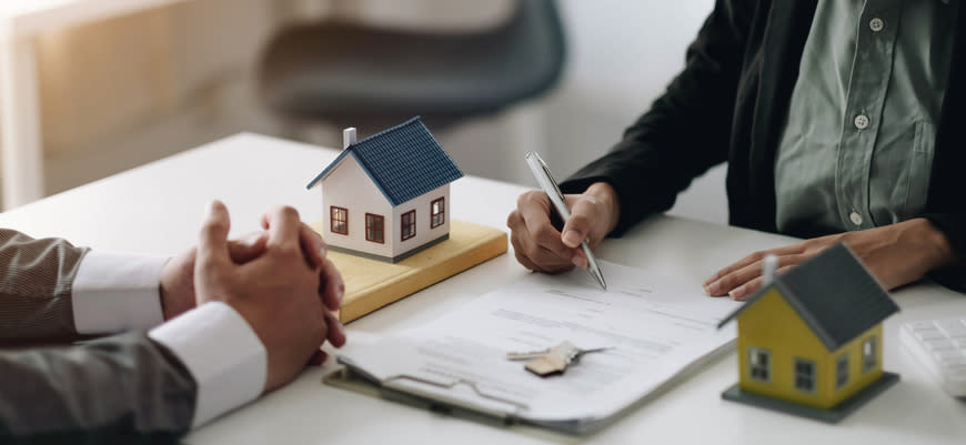 SmartAsset: كيفية شراء منزل مع شركة ذات مسؤولية محدودة