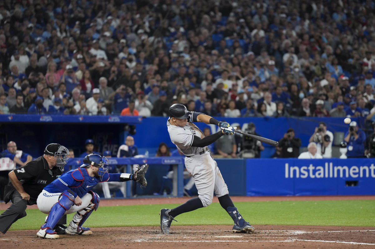 New York Yankees RF Aaron Judge Just Misses 61st Home Run in