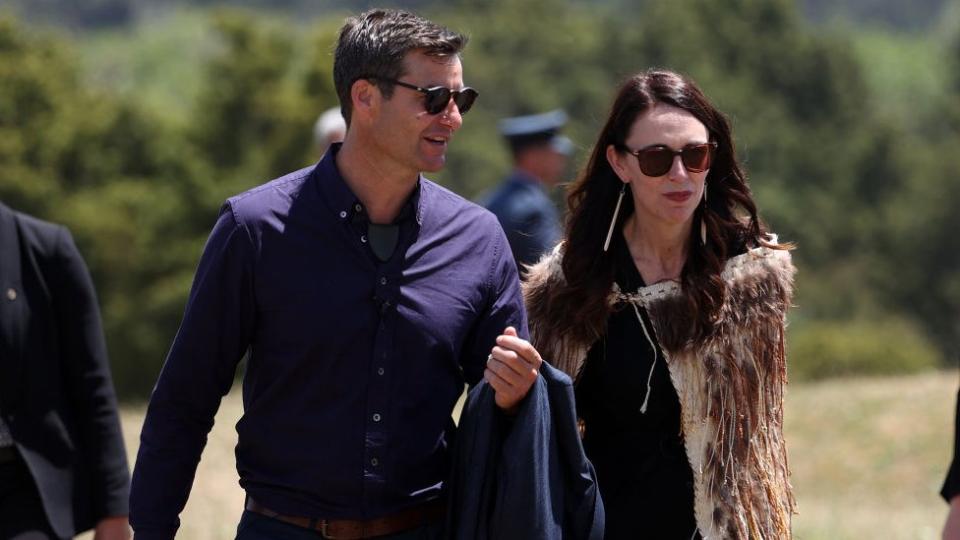 El presentador de televisión Clarke Gayford y la primera ministra de Nueva Zelanda, Jacinda Ardern.