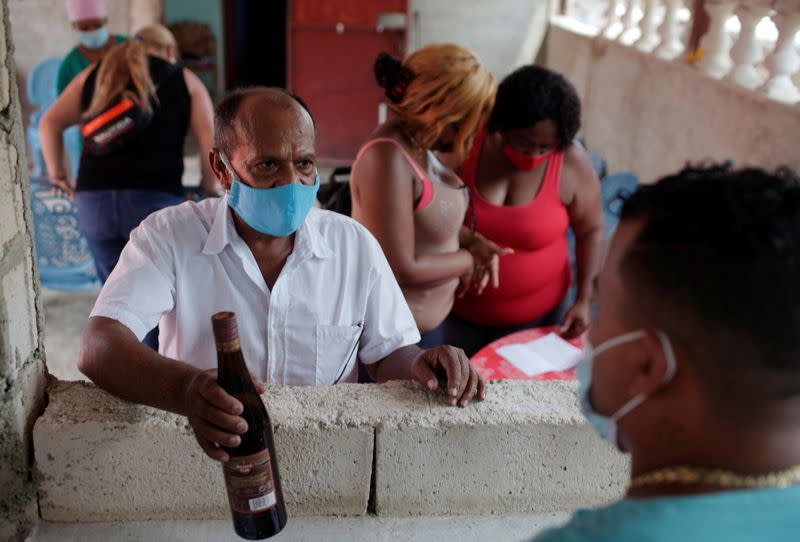 Cuban citizens struggle to obtain medicines and antibiotics