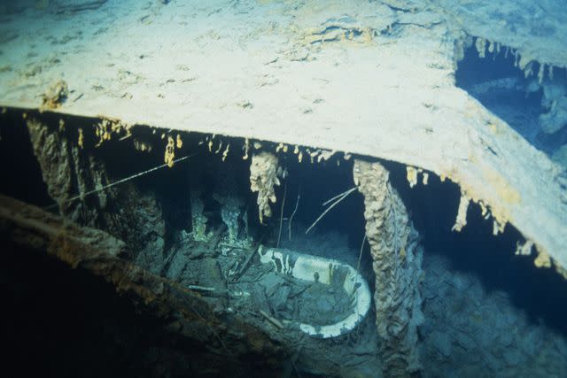 <p>Xavier DESMIER/Gamma-Rapho/Getty</p> A bathtub is one of the Titanic's cabins