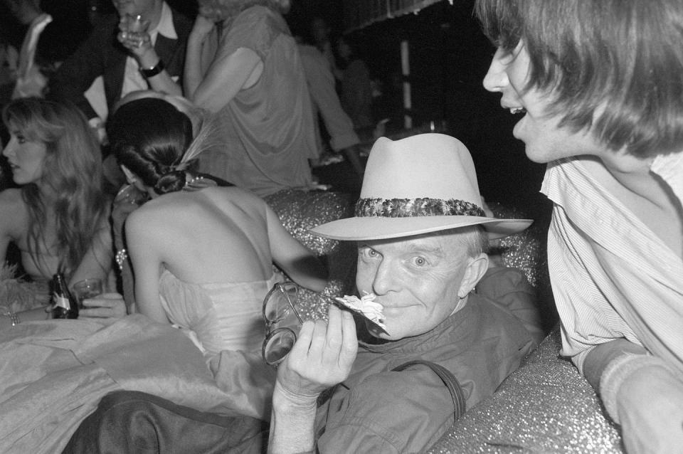 Just 89 Photos of Celebrities Partying in the '70s