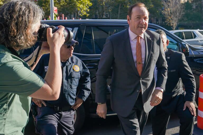 Después de un mes de juicio y más de 12 horas de deliberación, un jurado en Londres declaró a Kevin Spacey inocente de los nueve cargos de abuso sexual que pesaban sobre él