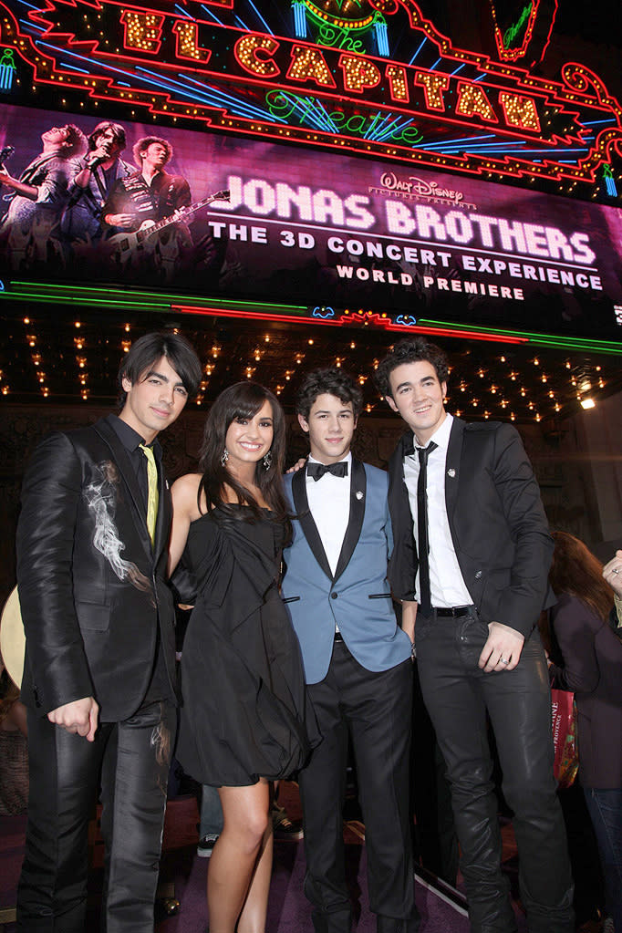 Jonas Brothers Concert 3D LA Premiere 2009 Nick Jonas Joe Jonas Kevin Jonas Demi Lovato