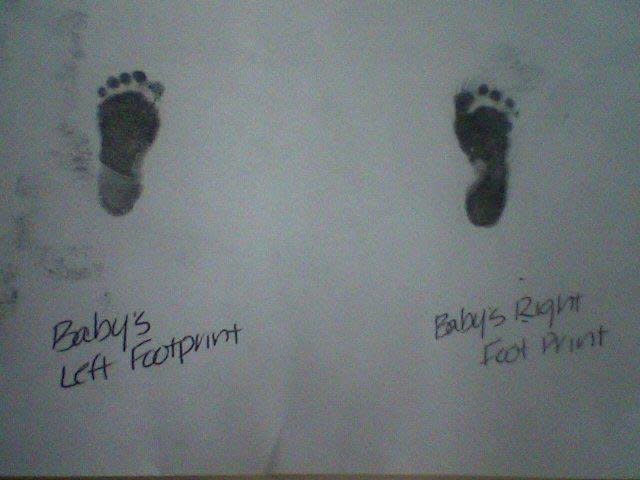 Azlend&rsquo;s tiny footprints, taken just after his birth. (Photo: Courtesy of Amber Harrington)