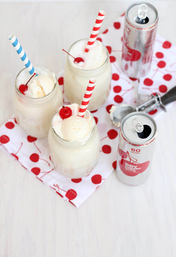 <strong>Get the <a href="http://www.freutcake.com/in-the-kitchen/drinks-anyone/boozy-cherry-vanilla-ice-cream-floats/?utm_source=feedly&utm_reader=feedly&utm_medium=rss&utm_campaign=boozy-cherry-vanilla-ice-cream-floats" target="_blank">Boozy Cherry-Vanilla Ice Cream Floats recipe</a> from Freutcake</strong>