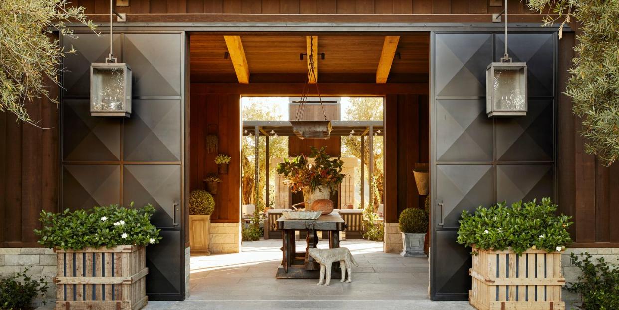 vestibule exterior, barn doors