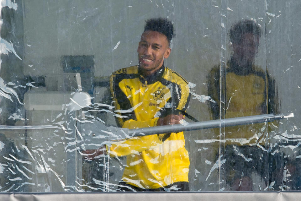 Pierre-Emerick Aubameyang bat den BVB angeblich um die Freigabe