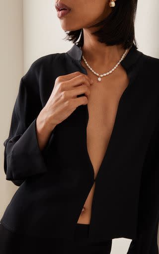 <p><a href="https://go.redirectingat.com?id=74968X1596630&url=https%3A%2F%2Fwww.modaoperandi.com%2Fwomen%2Fp%2Femili%2Flia-everyday-pearl-necklace%2F560130&sref=https%3A%2F%2F" rel="nofollow noopener" target="_blank" data-ylk="slk:Shop Now;elm:context_link;itc:0;sec:content-canvas" class="link ">Shop Now</a></p><p>Lia Everyday Pearl Necklace</p><p>modaoperandi.com</p><p>$140.00</p><span class="copyright">MODA OPERANDI</span>