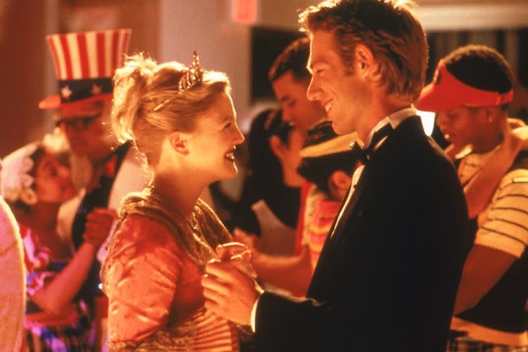 Drew Barrymore y Michael Vartan en una escena de Jamás besada