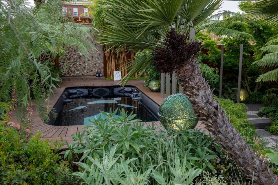 <p><strong>SANCTUARY GARDEN | Award: GOLD</strong></p><p>This contemporary spa garden designed by Kate Gould utilises hardy tropical planting to create a private, calm and relaxing space. Modelled as a post-pandemic garden, this space is designed to revitalise both the body and mind and act as a safe haven for people to exercise and socialise in small groups.</p>