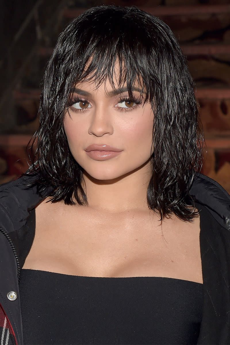 <p>A shaggy wet bob and glossy nude lip at fashion week in 2017.</p>