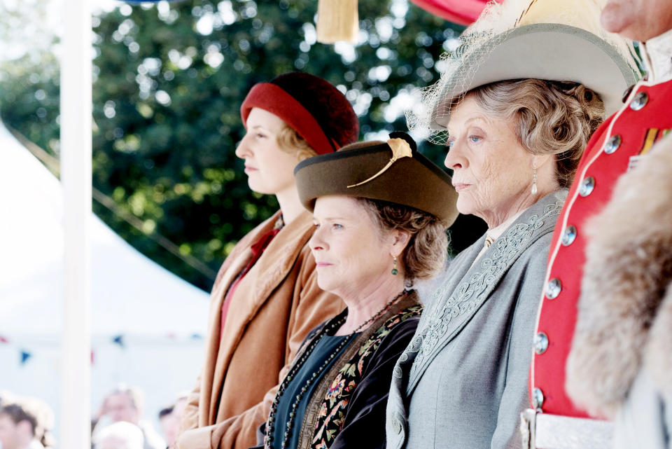 Laura Carmichael, Imelda Staunton, Maggie Smith in Downton Abbey, 2019. (Everett Collection)