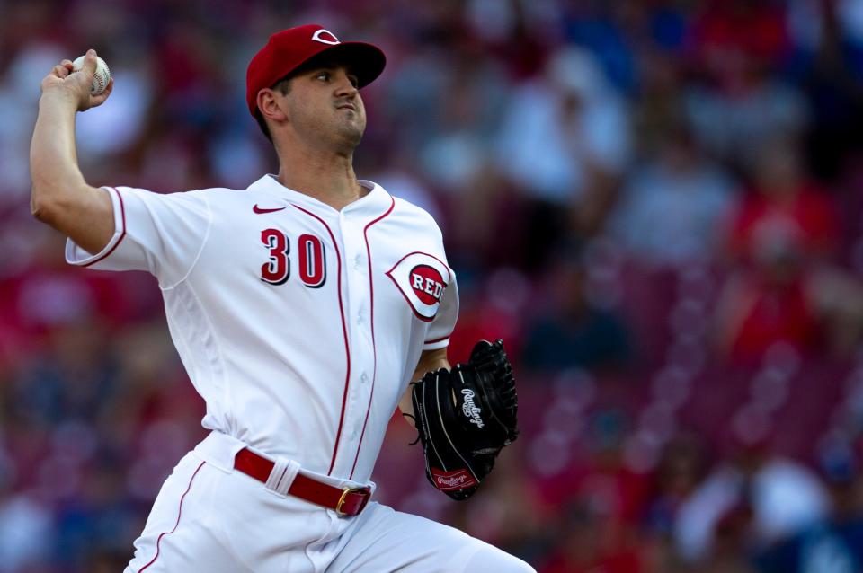 Cincinnati Reds starting pitcher Tyler Mahle (30) pitches in the first inning of the MLB game between the Cincinnati Reds and the Los Angeles Dodgers in Cincinnati at Great American Ball Park on Tuesday, June 21, 2022. 