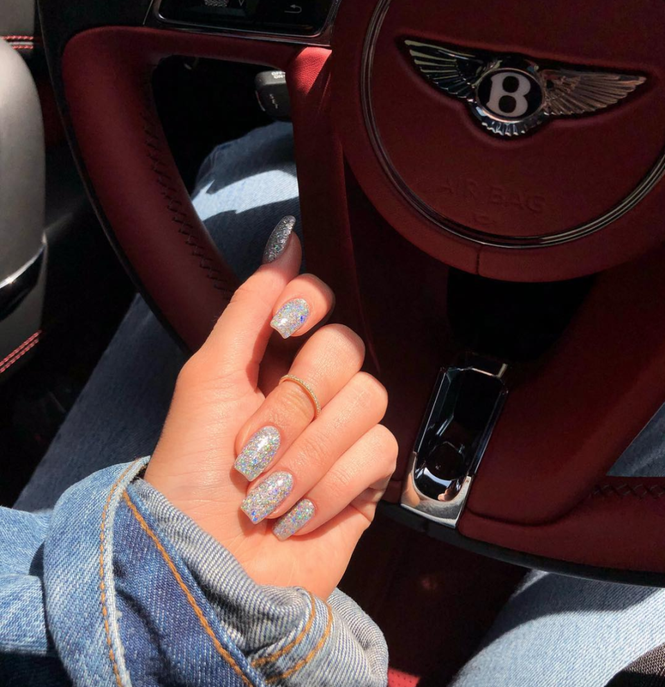 <p>Jenner captured a shimmery mani moment that we can’t stop staring at. (Photo: KylieJenner via Instagram) </p>