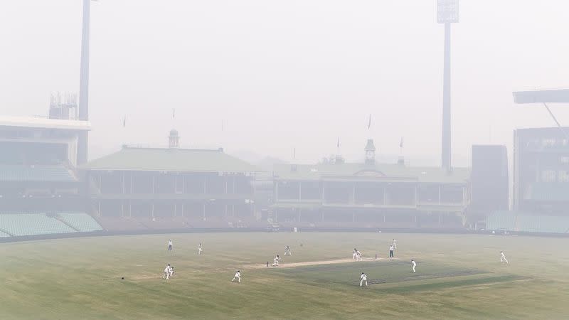 The SCG covered in bushfire smoke. (AAP)