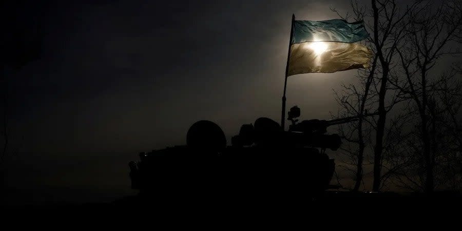 The Ukrainian flag on the equipment of the Ukrainian Armed Forces in the Bakhmut area, January 2023