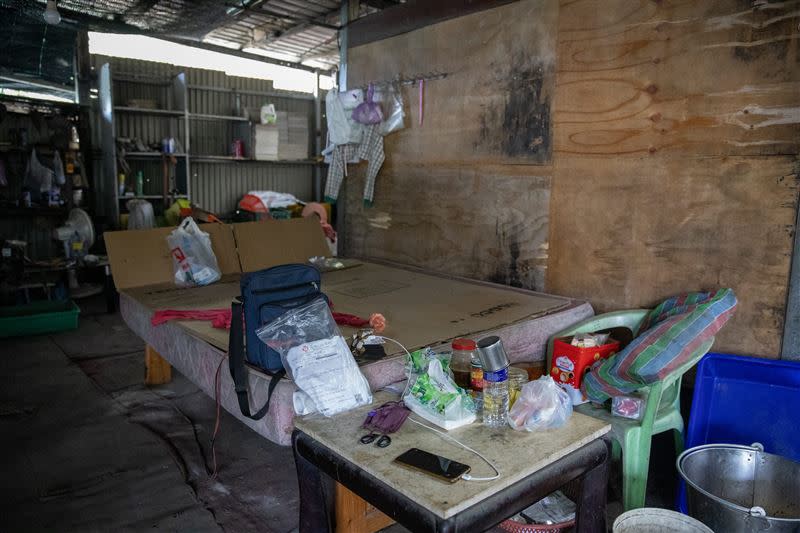 台灣有1.2萬弱勢家庭居住環境惡劣，幾片木板就搭起家。（圖／台灣世界展望會提供）