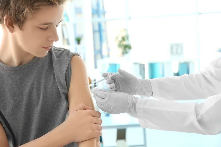 Un mito en torno de la vacunación contra el VPH es que en los varones evita la transmisión; sin embargo, también los protege contra el cáncer