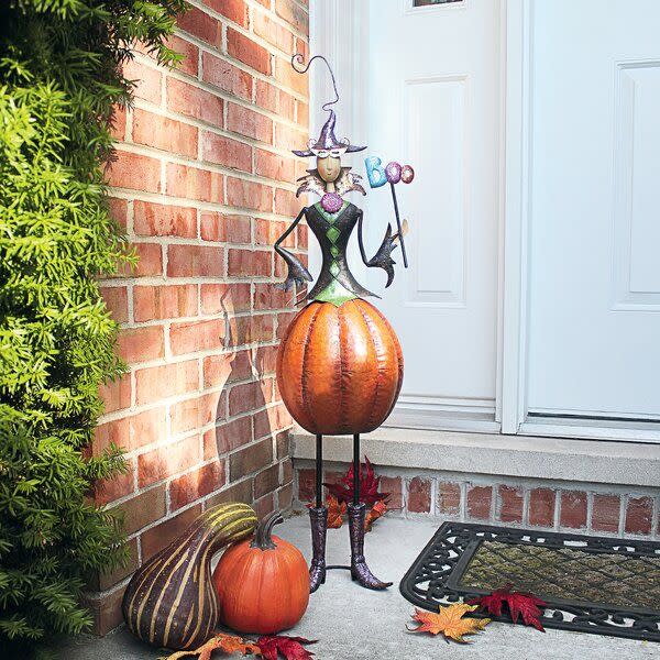 Gloria Vanderboo Witch Bobble Statue