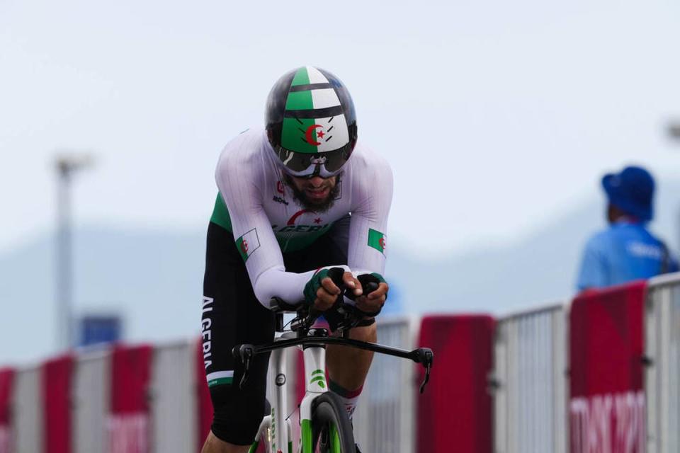 Der algerische Radfahrer Azzedine Lagab wurde beim olympischen Zeitfahren rassistisch beleidigt.