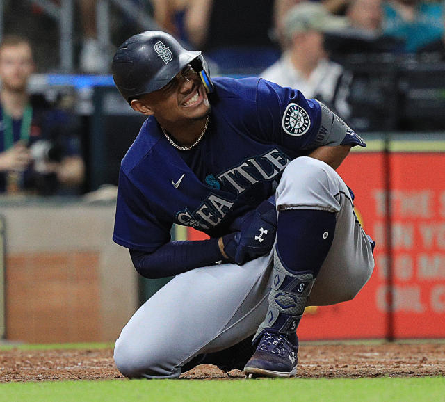 M's Julio Rodríguez scratched vs Astros with sore left wrist