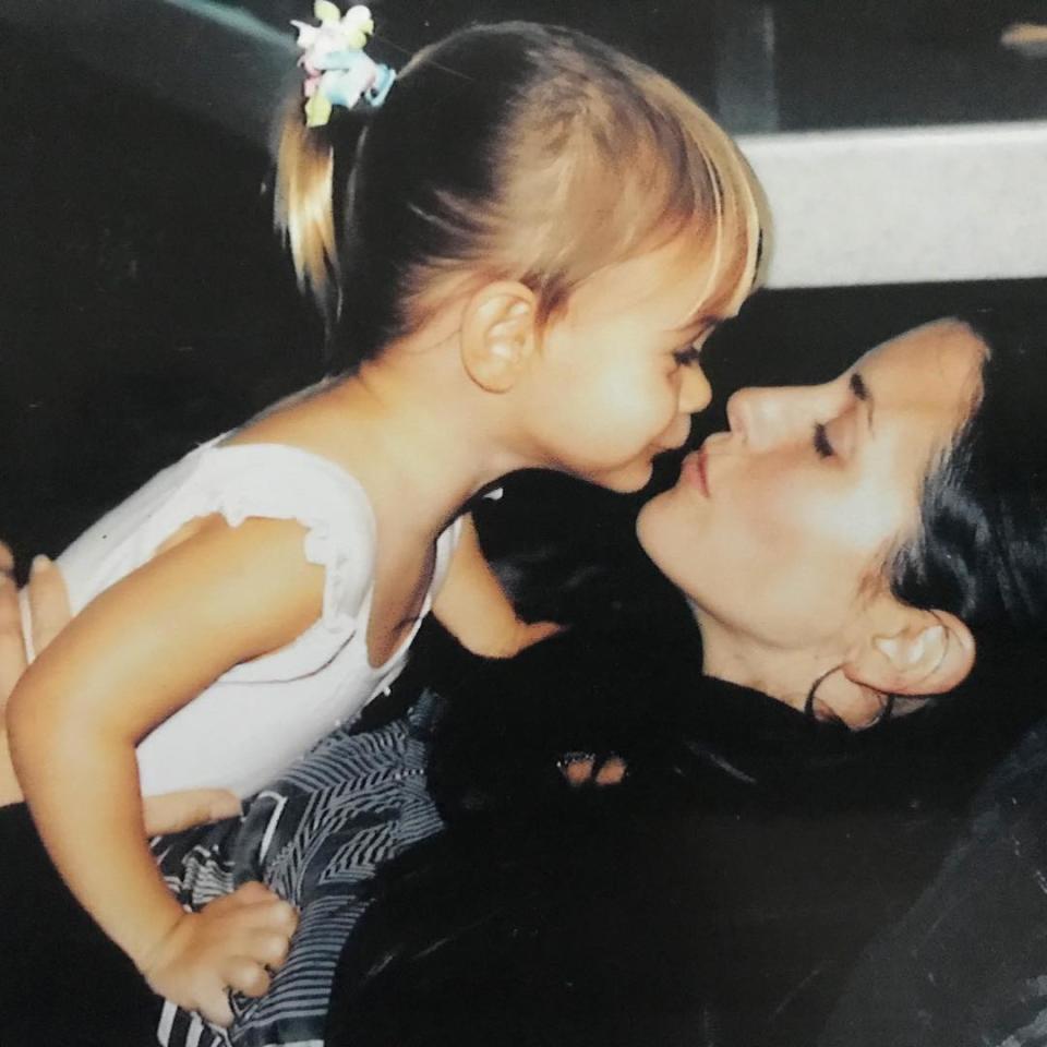 Courteney and Coco Kisses